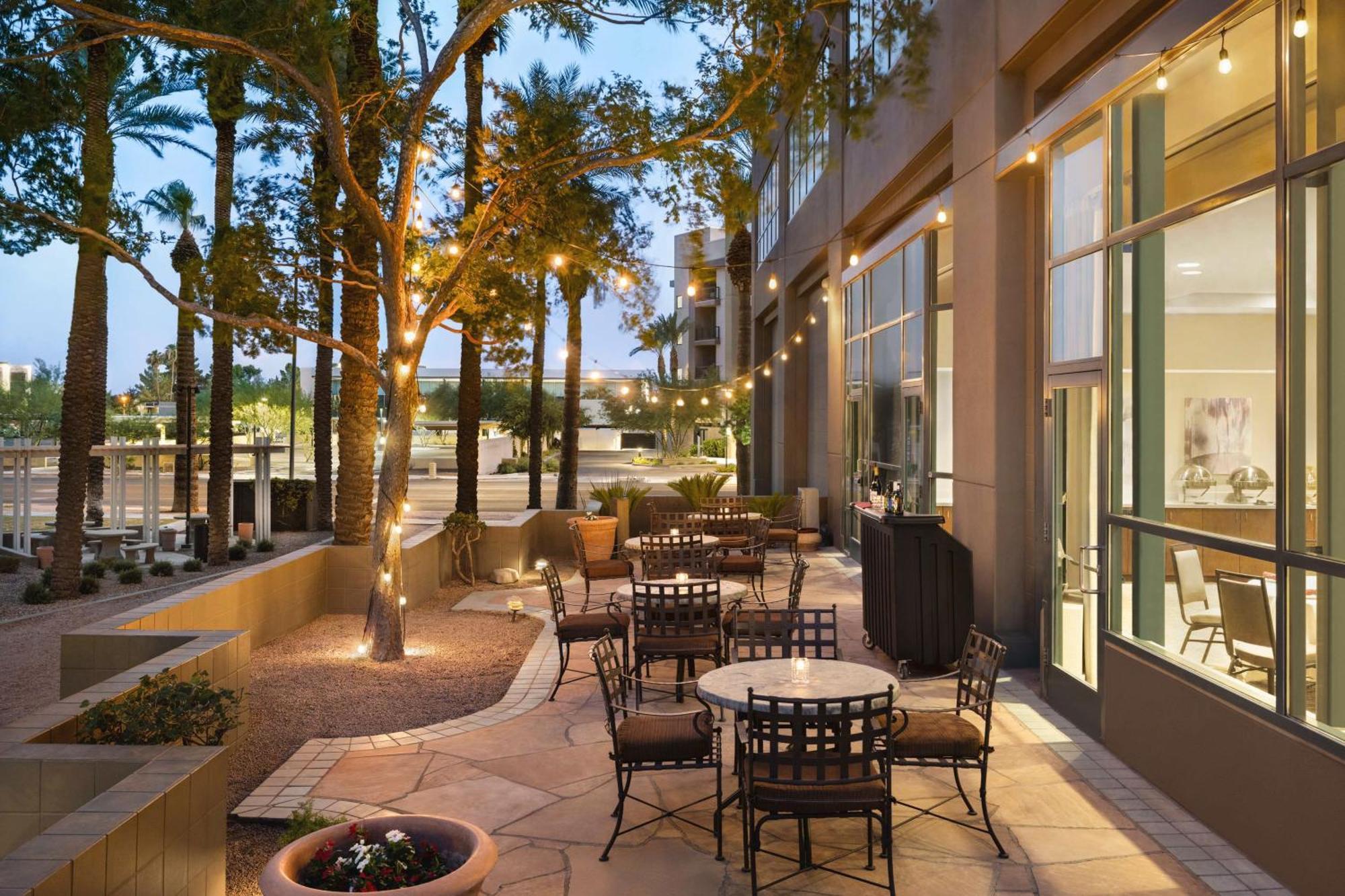 Embassy Suites By Hilton Phoenix Downtown North Bagian luar foto