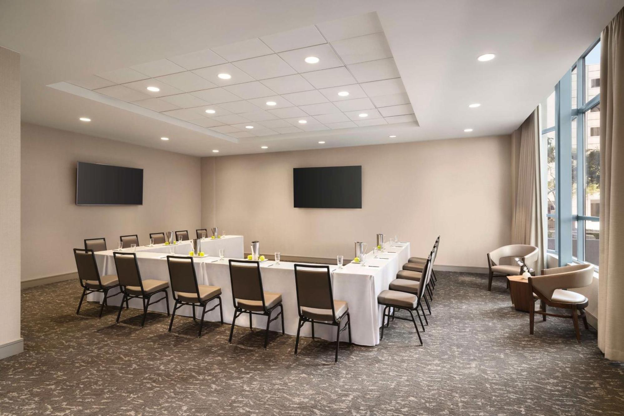 Embassy Suites By Hilton Phoenix Downtown North Bagian luar foto
